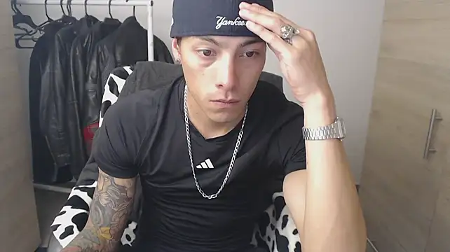 XXX chat uživo modela chomelo6