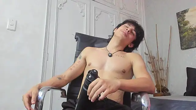 Tyler_durten Chat XXX in diretta