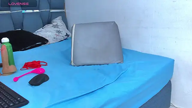 cyndycranforsquirT – Naživo XXX chat