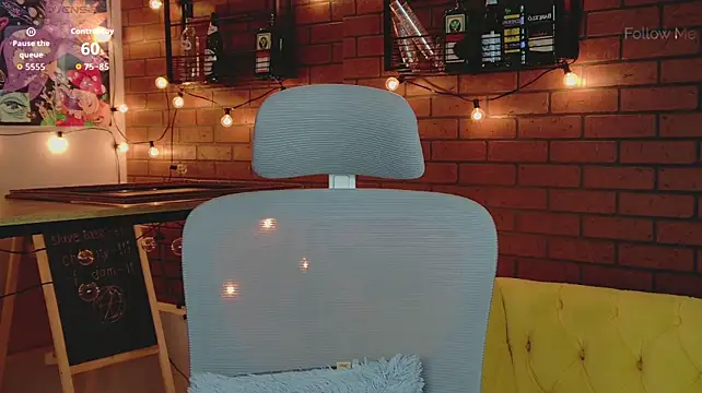 Živý XXX chat KiraMontoya