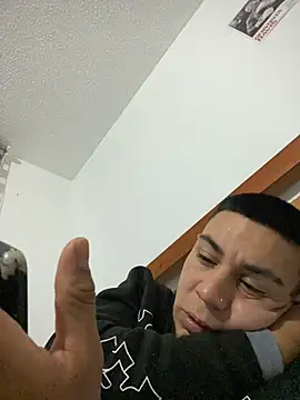 Chat XXX en directo de Taylor_DiamondBoy