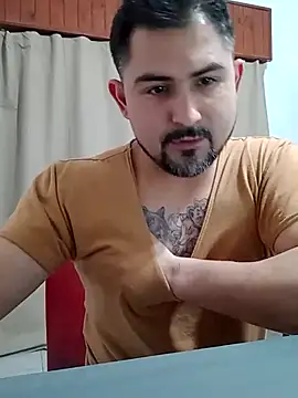 Bradd_32 现场XXX聊天