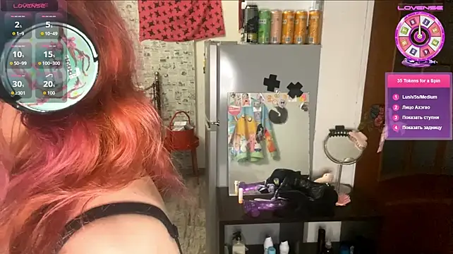 Chat +18 de RedKittySquirrel ao vivo