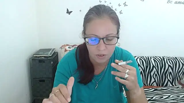 Chat +18 de LadyHellene ao vivo