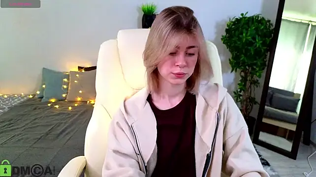 Lilycollins_'s Live XXX Chat