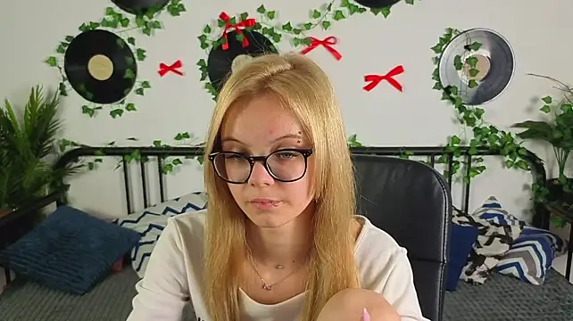 دردشة StacyBlakey الجنسية المباشرة