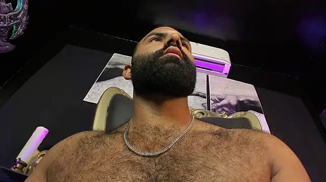 BeardAndrew Chat XXX in diretta
