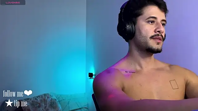 Chat XXX ao vivo de guzzfit