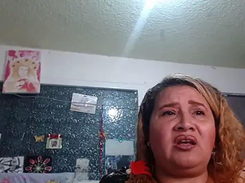 Perla1981--'s Live XXX Chat
