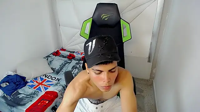 RyanFlirty Live XXX-chat