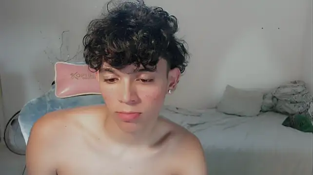 Chat XXX en directo de FUNNY_DICK_