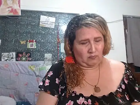 Chatroom XXX en direct de Perla1981--