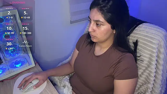 cloe_small's Live XXX Chat