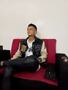 andrewcoopper1 – Naživo XXX chat