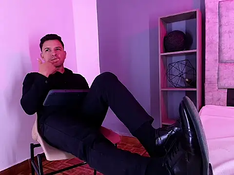 Онлайн чат XXX Hey_Noaah