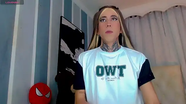 Pokazy przed kamerką – Julia_Bulette1