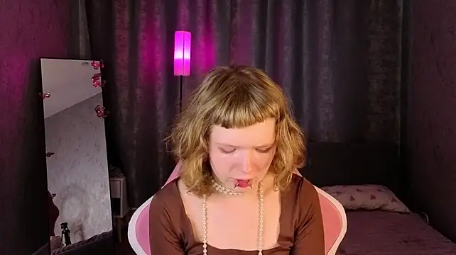 XXX chat uživo modela VioletDesiree