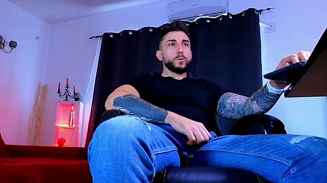 MightyAaron66n Live XXX chat