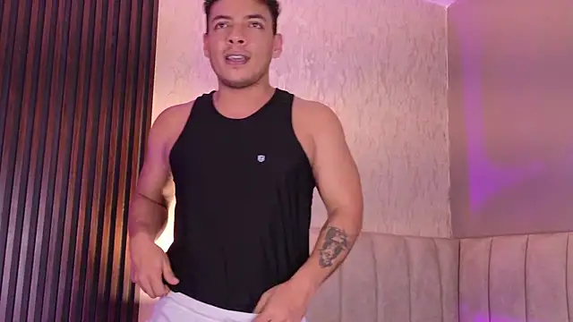 OliverWyse live XXX chat
