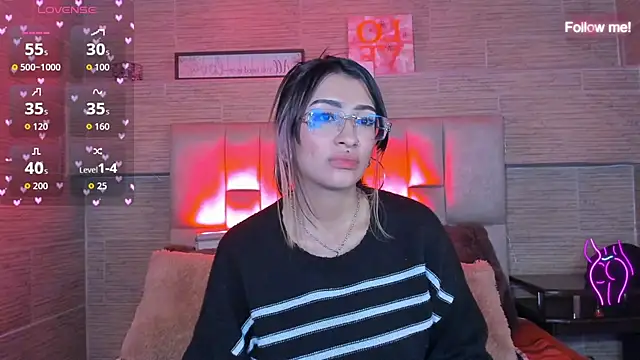 Chat XXX en directo de mia_devine_
