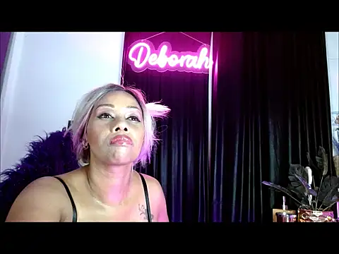 Chatroom XXX en direct de Miss-DeborahX
