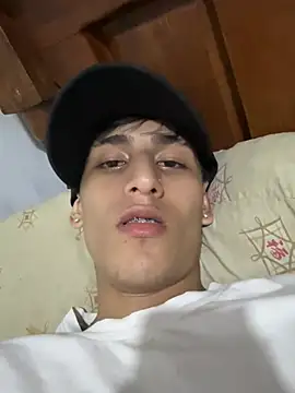 Show modela sebxstiancito na web-kameri