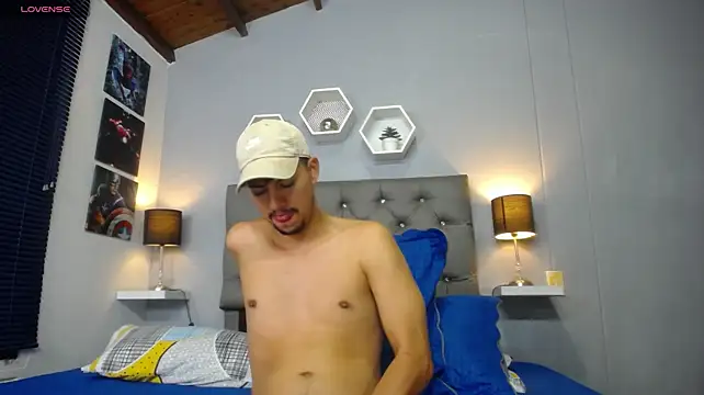 Show modela xxx_thesupercum_ na web-kameri