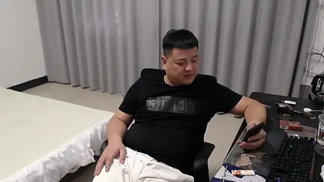 zhang1118's Live XXX Chat