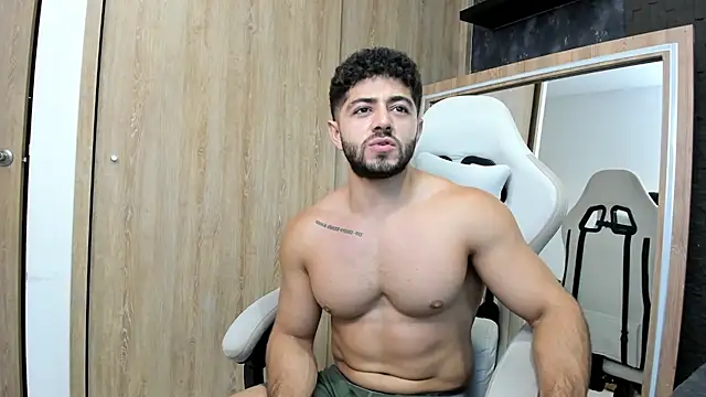 Thiago_moretti live XXX chat