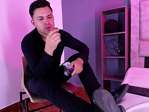 Hey_Noaah webcam show