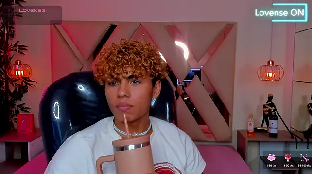 Chat XXX en directo de Anyelo_Twink