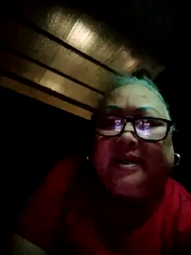 YourMomy-'s Live XXX Chat