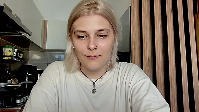 Ella_Bloom Adlı Modelin Canlı XXX Sohbeti