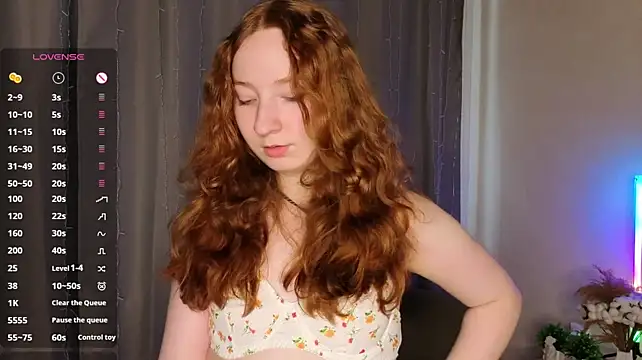 MaraButtrey Adlı Modelin Canlı XXX Sohbeti