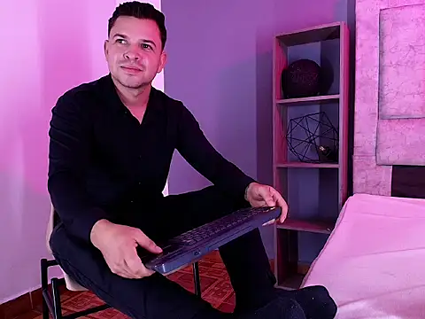 Chat +18 de Hey_Noaah ao vivo