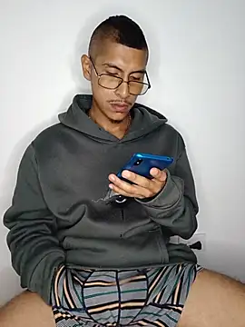 Hard_brown03's Live XXX Chat