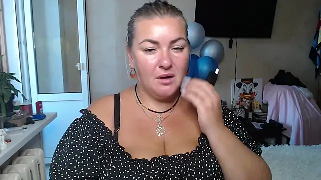 NikaSkylink Live XXX-chat