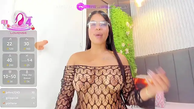 Chatroom XXX en direct de RebeccaSexx