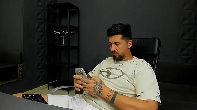 LoganStroud live XXX chat