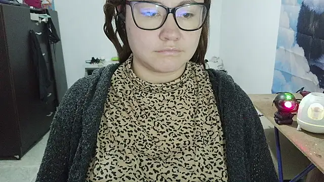 Živý XXX chat curly_greeneyed