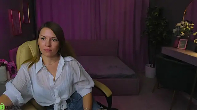 Kira_Miragee's Live XXX Chat