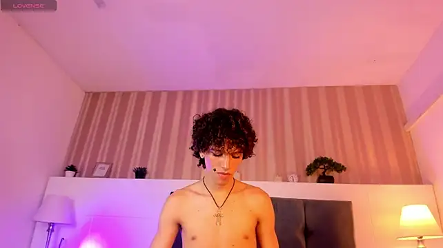Chat XXX ao vivo de KennyDoll_