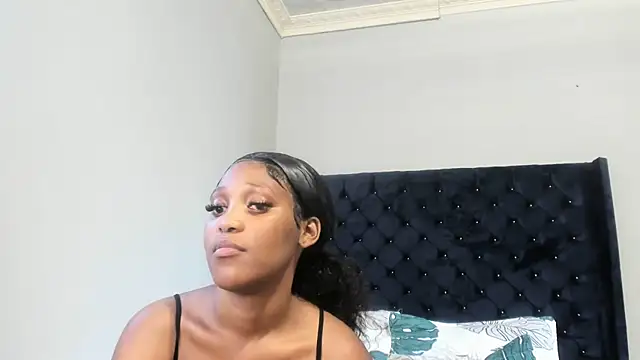 ConnieSmall24's Live XXX Chat