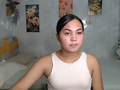 ur_asiankat Show Webcam