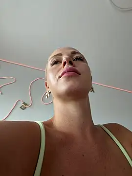 streetdoll Webcam Show