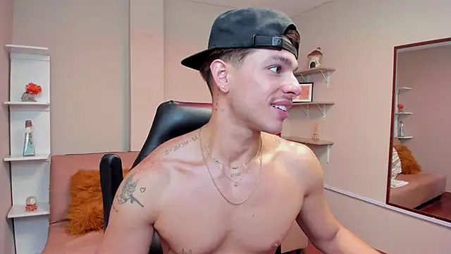 _Juan023_ Live XXX-Chat