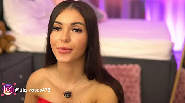 LilaRoses' Live XXX Chat