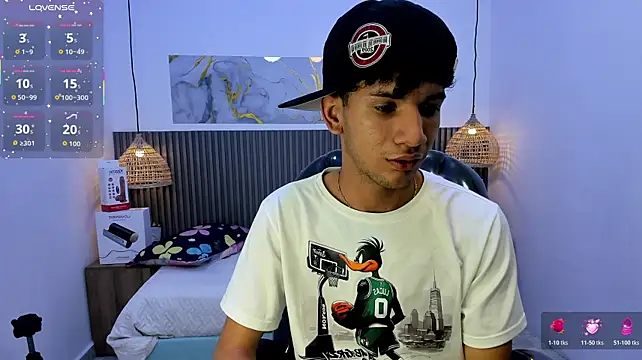 JDWhite18 XXX чат на живо