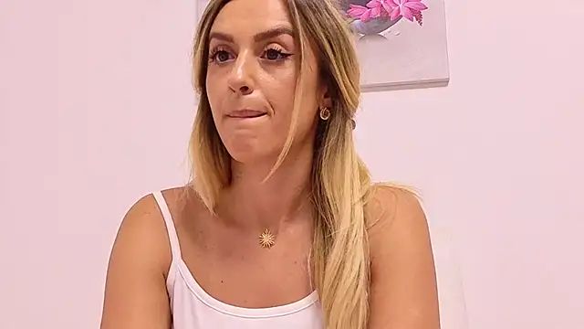 Chat XXX ao vivo de AjlaAdora