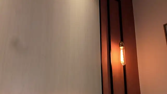 EmiliaBell_ 即時 XXX 聊天